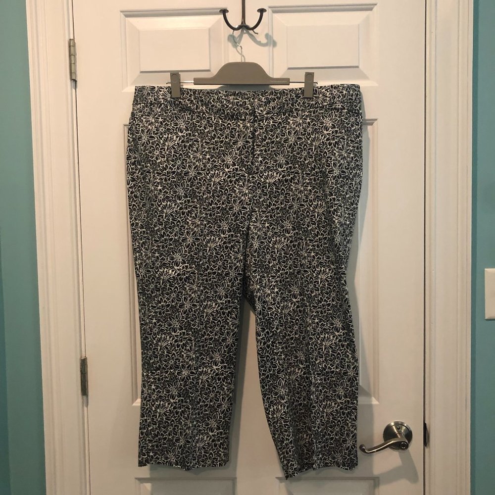 Rafaella Black & White Patterned Capris Women's Size 18W